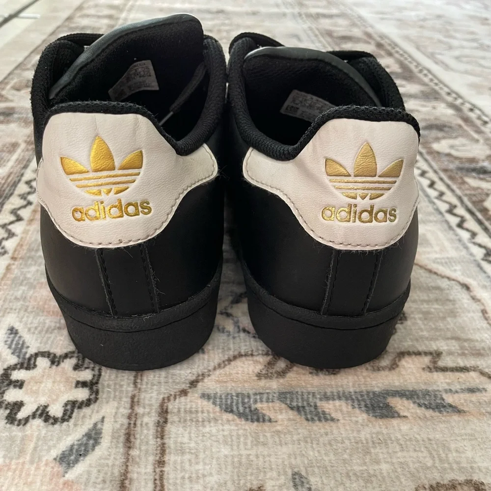 Adidas unisex Superstar Sneakers - Black with White Stripes